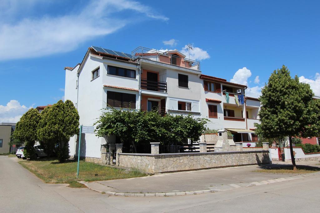 Apartments Natali Ровинь Экстерьер фото
